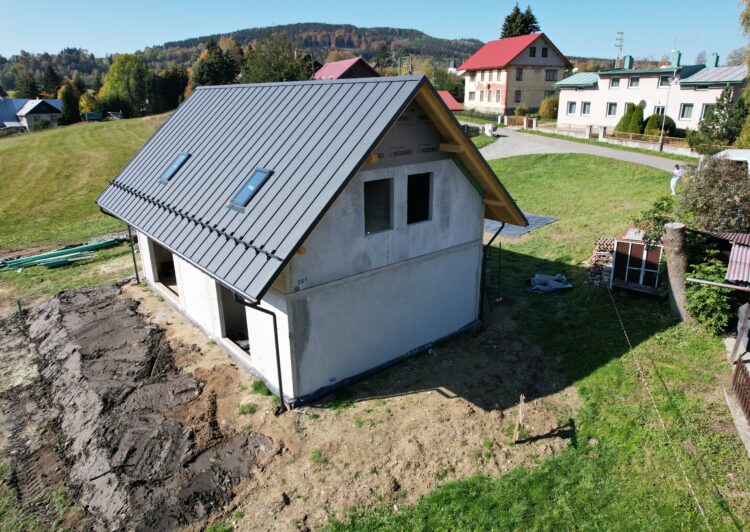 dom z dachem Czechy